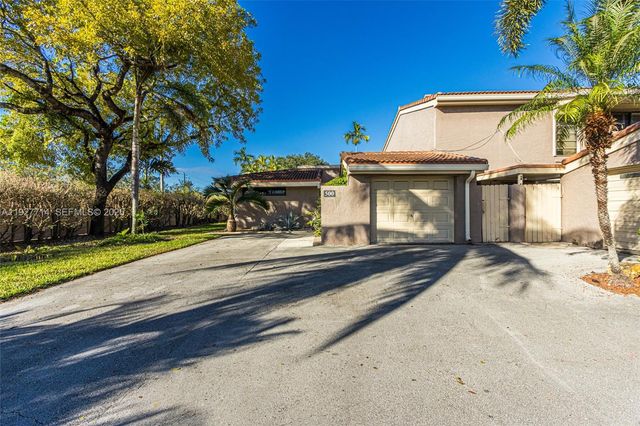 500 Bonnie Brae Way 17, Hollywood, FL 33021