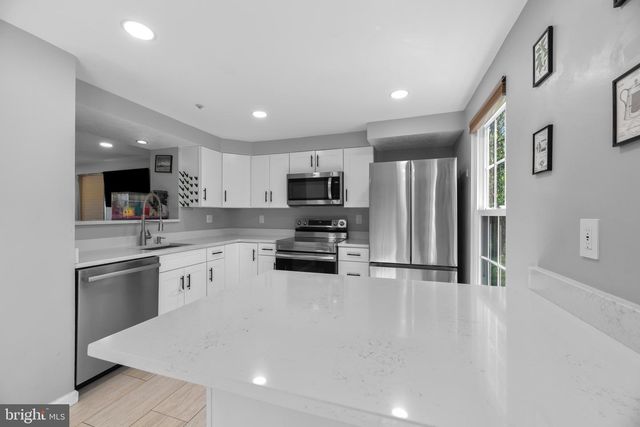 8122 WOODWARD ST, Savage, MD 20763