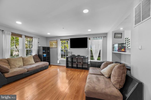 8122 WOODWARD ST, Savage, MD 20763