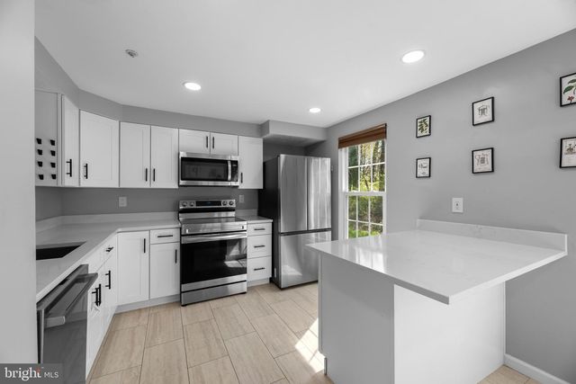 8122 WOODWARD ST, Savage, MD 20763