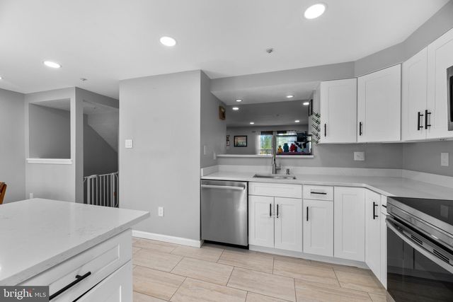8122 WOODWARD ST, Savage, MD 20763