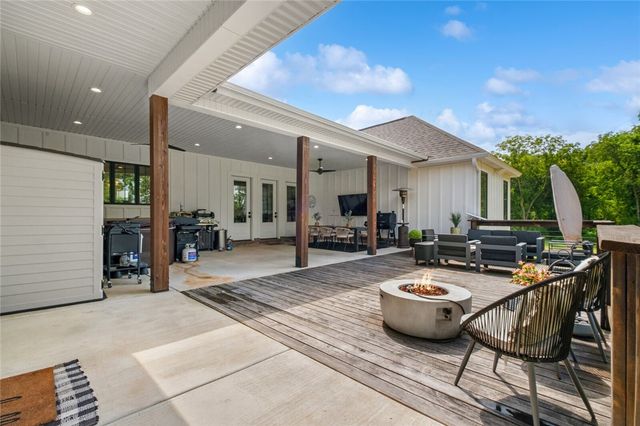 12315 Fairmount Road, Gentry, AR 72734