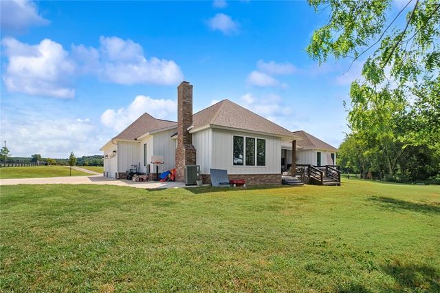 12315 Fairmount Road, Gentry, AR 72734