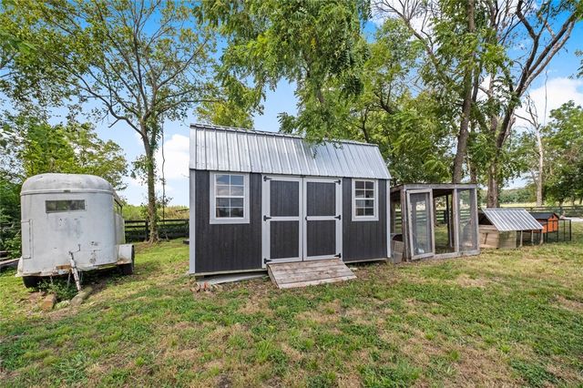 12315 Fairmount Road, Gentry, AR 72734