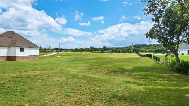12315 Fairmount Road, Gentry, AR 72734