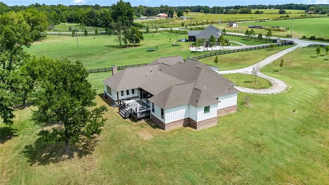 12315 Fairmount Road, Gentry, AR 72734