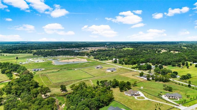 12315 Fairmount Road, Gentry, AR 72734