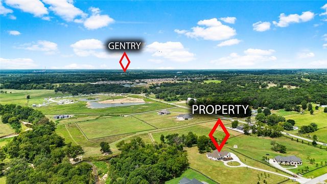 12315 Fairmount Road, Gentry, AR 72734