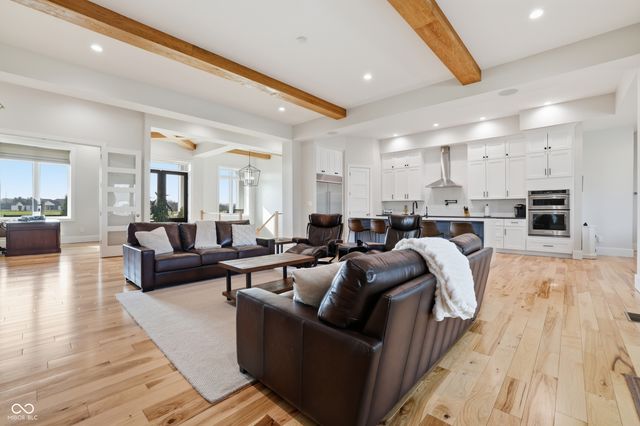 8460 Hunt Club Road, Zionsville, IN 46077