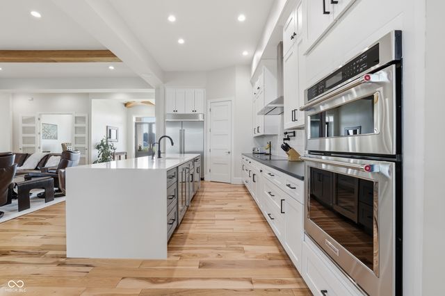 8460 Hunt Club Road, Zionsville, IN 46077