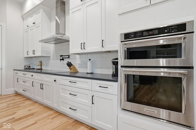 8460 Hunt Club Road, Zionsville, IN 46077