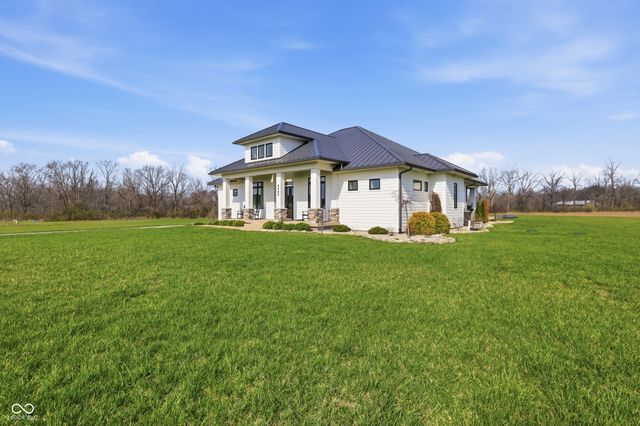 8460 Hunt Club Road, Zionsville, IN 46077