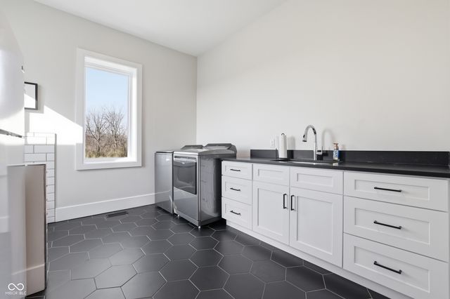 8460 Hunt Club Road, Zionsville, IN 46077