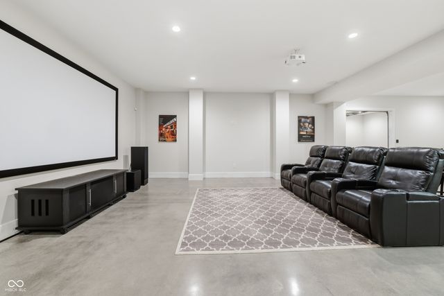 8460 Hunt Club Road, Zionsville, IN 46077