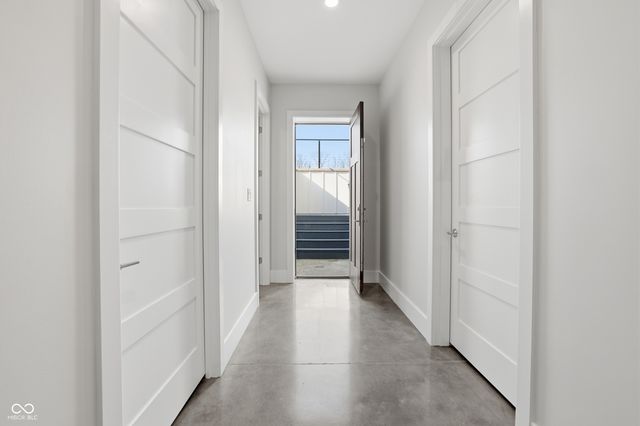 8460 Hunt Club Road, Zionsville, IN 46077