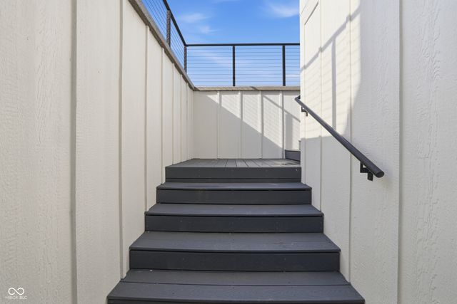 8460 Hunt Club Road, Zionsville, IN 46077