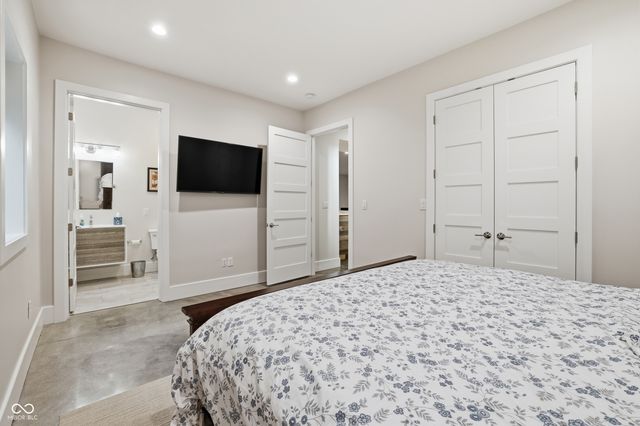 8460 Hunt Club Road, Zionsville, IN 46077