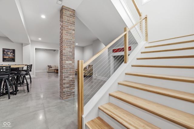 8460 Hunt Club Road, Zionsville, IN 46077