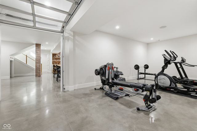 8460 Hunt Club Road, Zionsville, IN 46077