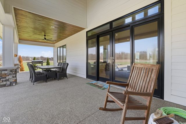 8460 Hunt Club Road, Zionsville, IN 46077