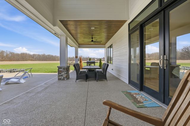 8460 Hunt Club Road, Zionsville, IN 46077