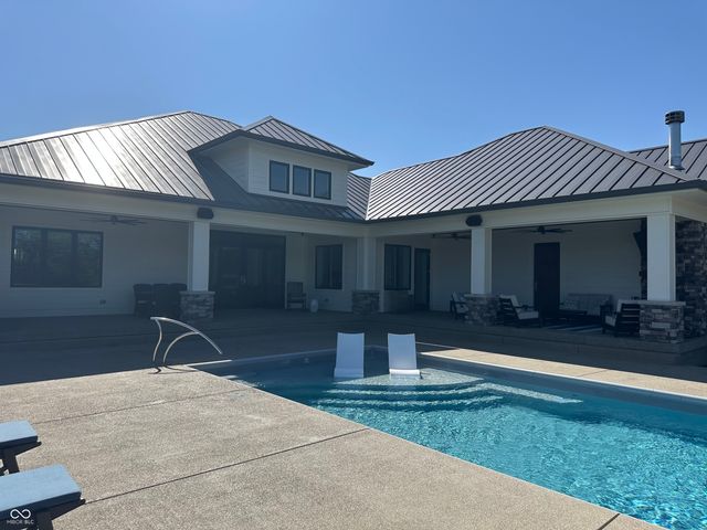 8460 Hunt Club Road, Zionsville, IN 46077