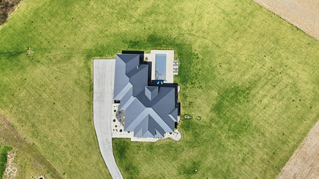 8460 Hunt Club Road, Zionsville, IN 46077