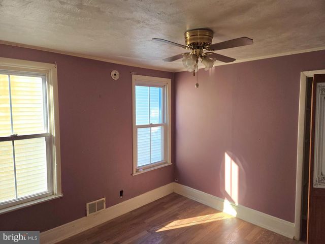 531 BROAD ST, Beverly, NJ 08010