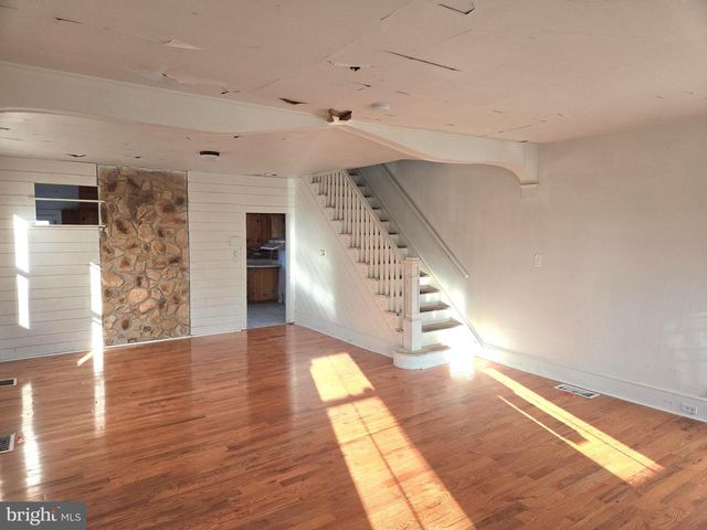 531 BROAD ST, Beverly, NJ 08010