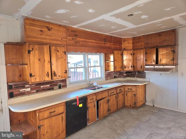 531 BROAD ST, Beverly, NJ 08010