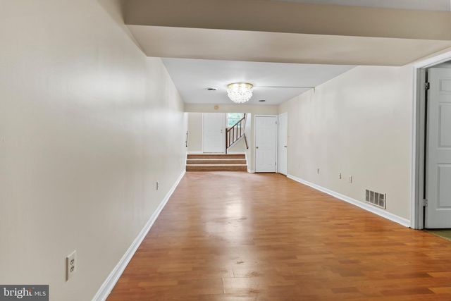 6153 SPRING KNOLL DR, Harrisburg, PA 17111