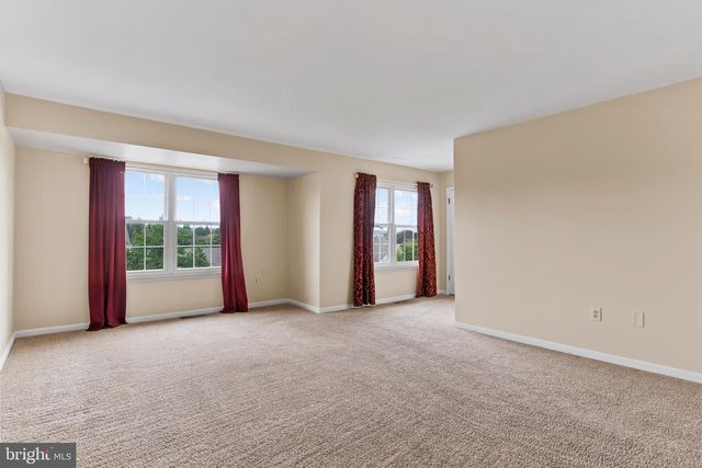 6153 SPRING KNOLL DR, Harrisburg, PA 17111