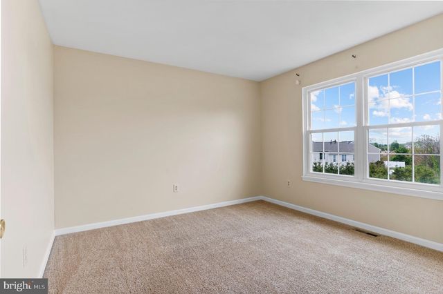 6153 SPRING KNOLL DR, Harrisburg, PA 17111