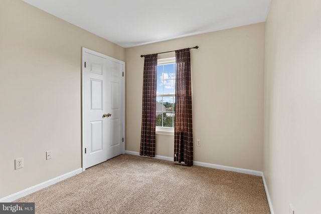 6153 SPRING KNOLL DR, Harrisburg, PA 17111