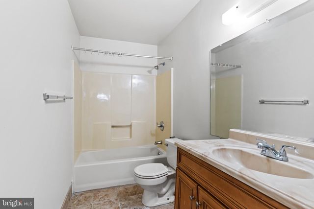 6153 SPRING KNOLL DR, Harrisburg, PA 17111