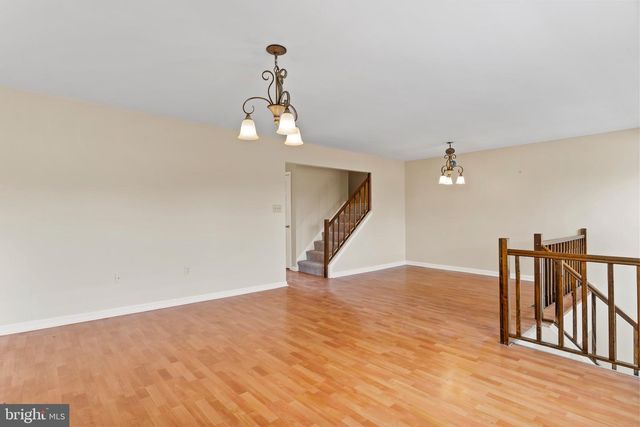 6153 SPRING KNOLL DR, Harrisburg, PA 17111