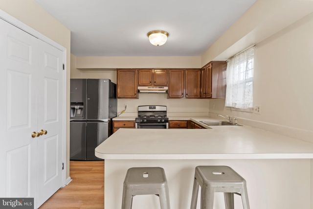 6153 SPRING KNOLL DR, Harrisburg, PA 17111