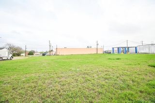 1-3 Mcintyre Ave, Taft, TX 78390