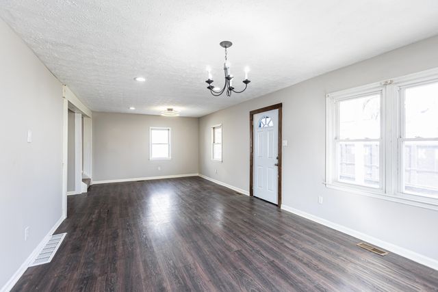 177 Cleveland Avenue, Versailles, KY 40383