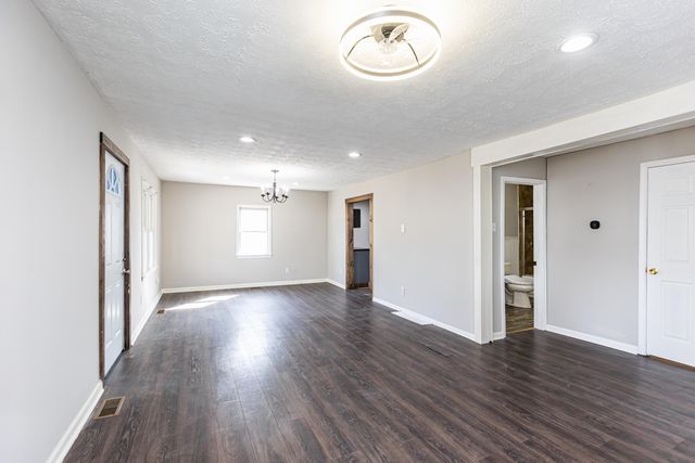 177 Cleveland Avenue, Versailles, KY 40383