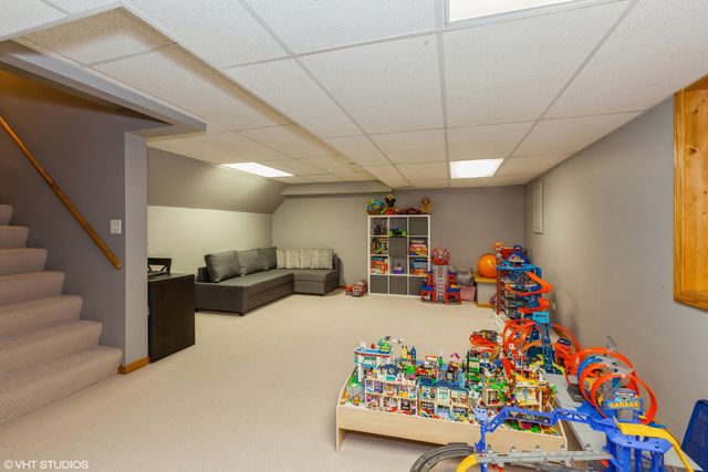 724 Wildflower Circle, Naperville, IL 60540