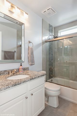 724 Wildflower Circle, Naperville, IL 60540