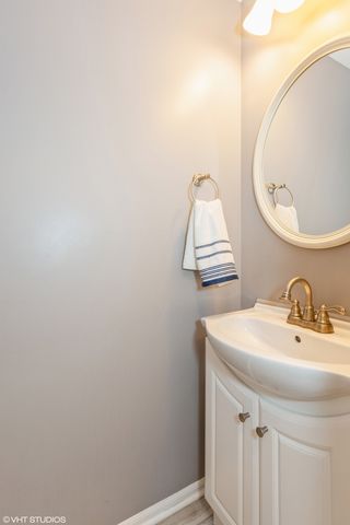 724 Wildflower Circle, Naperville, IL 60540