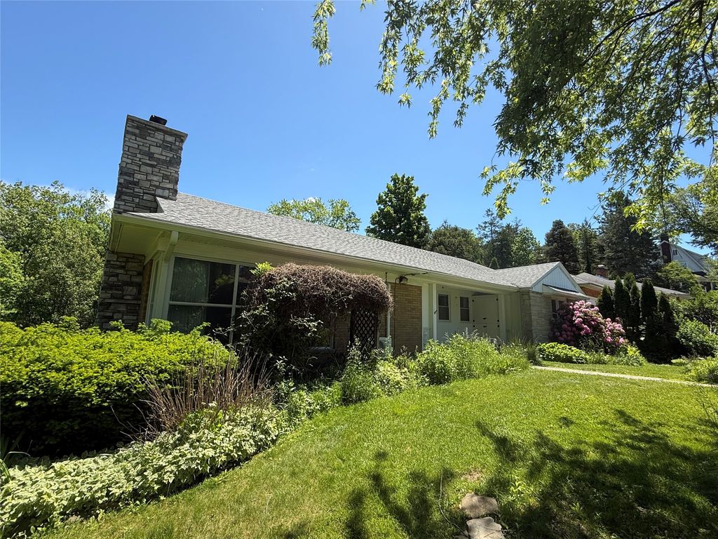 4607 HIGHVIEW Boulevard, Erie, PA 16509