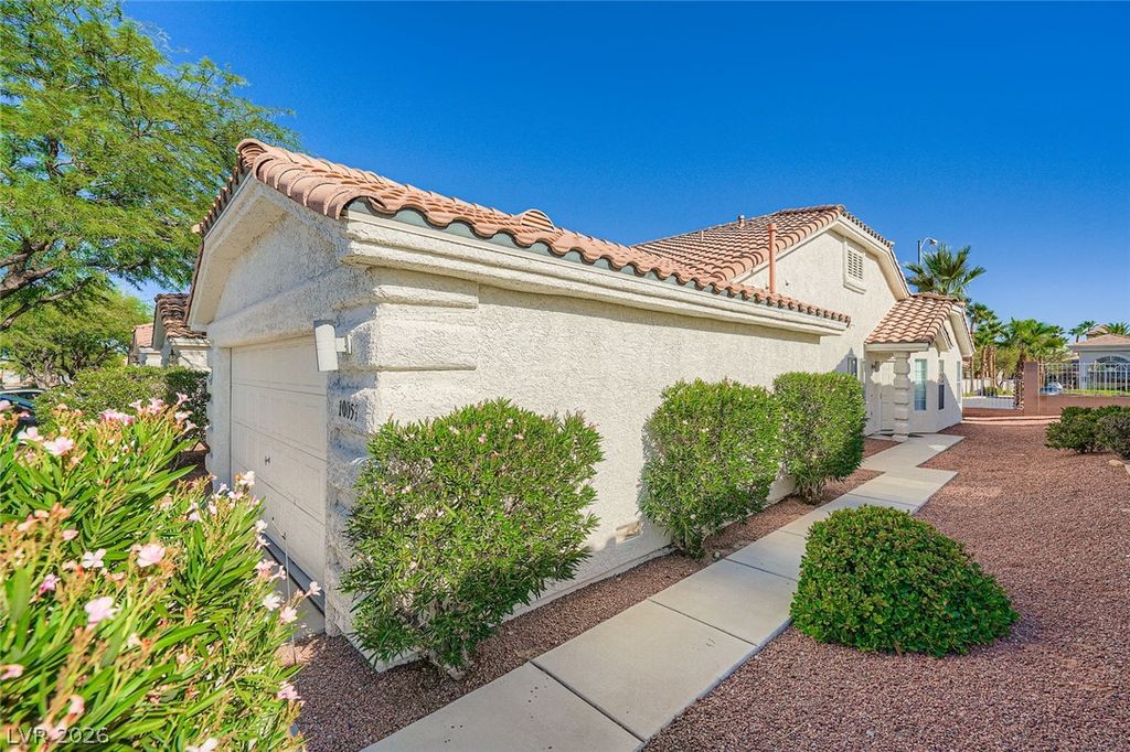 Image 6 of property listing at 10059 Oak Creek Canyon Avenue, Las Vegas, NV 89147