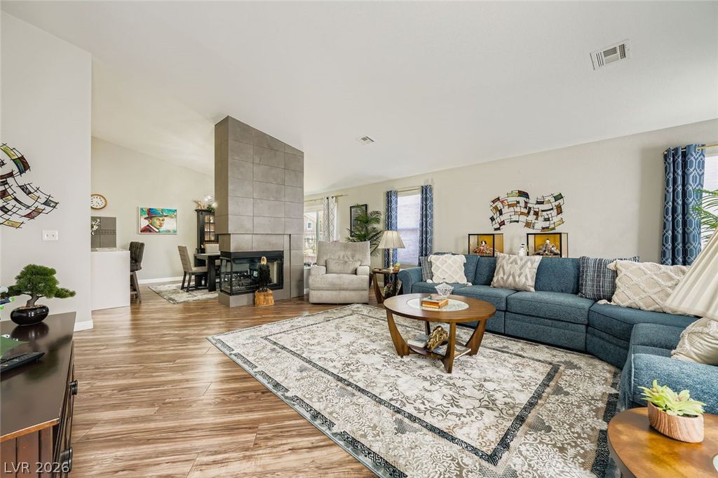Image 7 of property listing at 10059 Oak Creek Canyon Avenue, Las Vegas, NV 89147