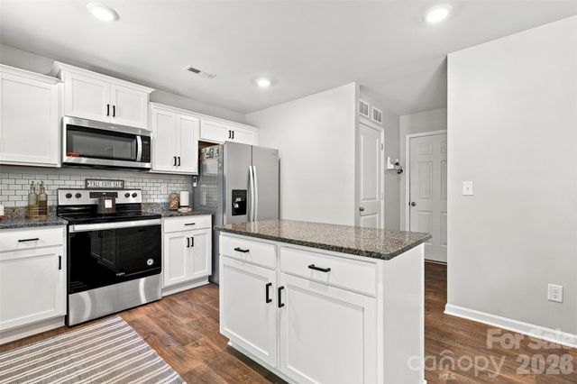 3103 Winesap Drive, Dallas, NC 28034