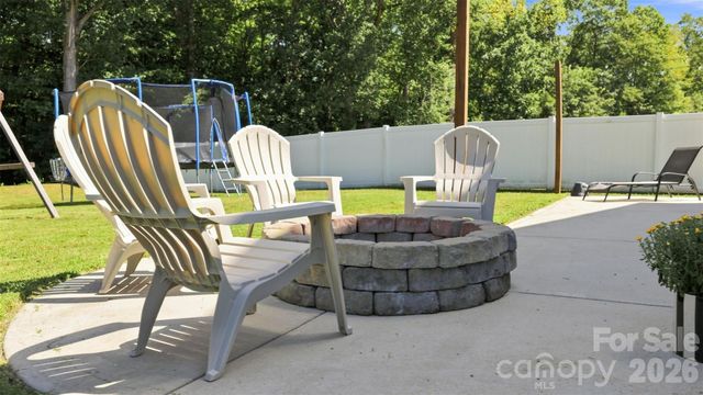 3103 Winesap Drive, Dallas, NC 28034