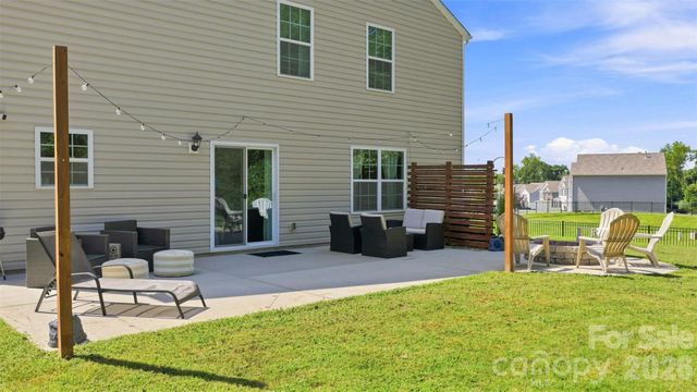 3103 Winesap Drive, Dallas, NC 28034