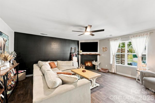 3103 Winesap Drive, Dallas, NC 28034